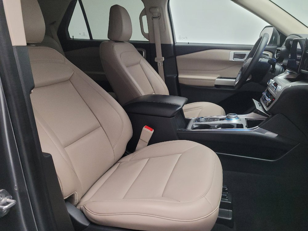 Used 2022 Ford Explorer XLT w/ Equipment Group 202A AWD/4WD image 21