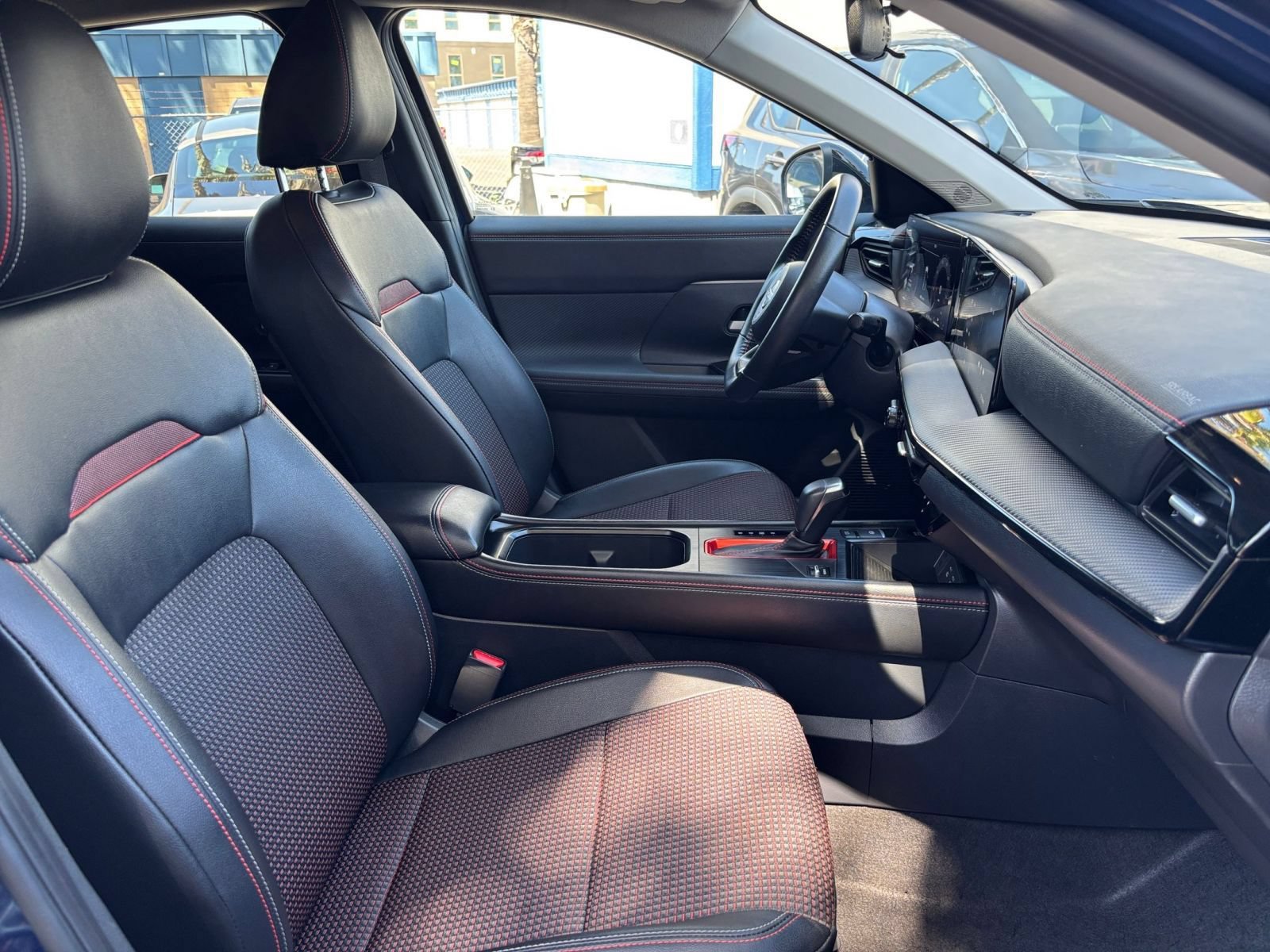 Used 2026 Nissan Kicks SR FWD image 34