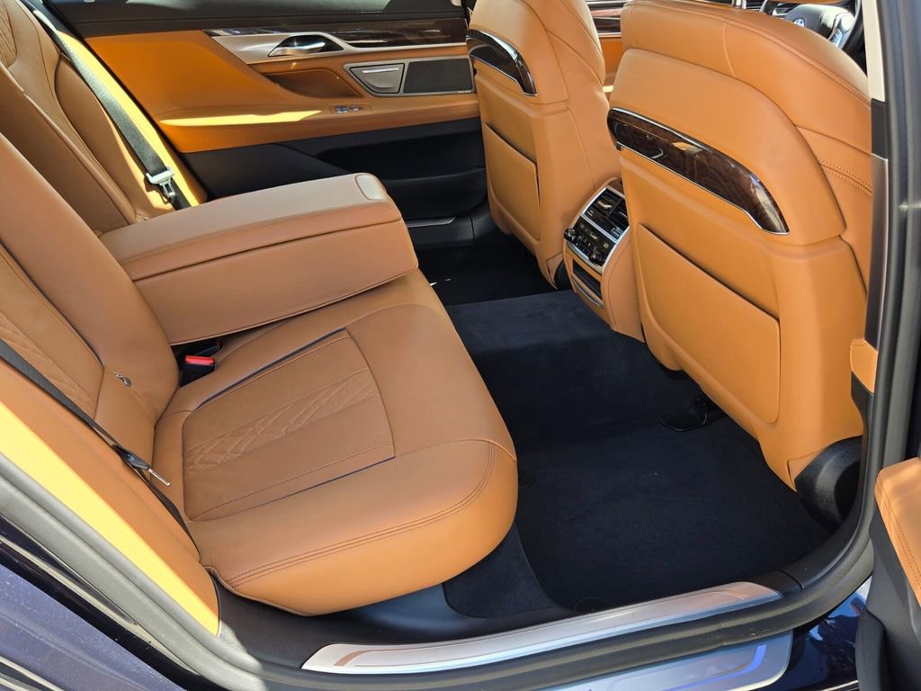 Used 2019 BMW 750i xDrive w/ Executive Package image 15