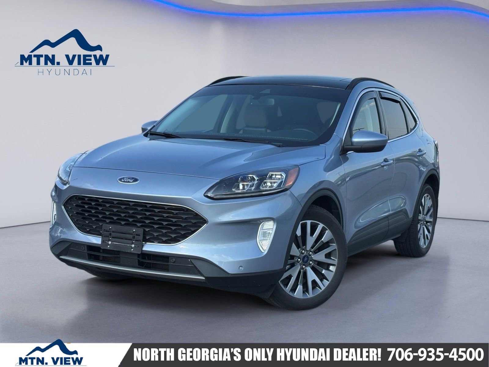 Used 2022 Ford Escape Titanium FWD image 1