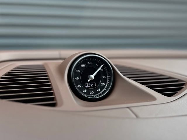 New 2026 Porsche Macan 4 Electric image 28