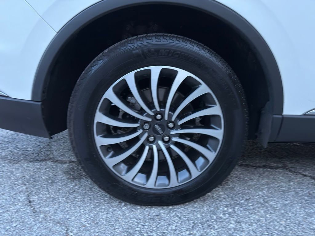 Used 2023 Lincoln Aviator AWD w/ Premium Package image 28