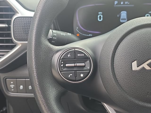 Used 2023 Kia Soul LX w/ LX Technology Package FWD image 19