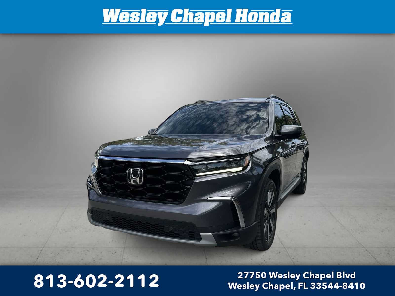 Used 2025 Honda Pilot Touring image 1