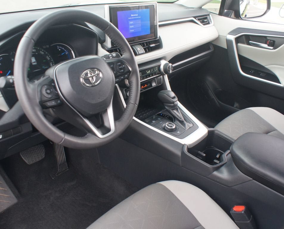 Used 2025 Toyota RAV4 XLE w/ Weather Package AWD/4WD image 14