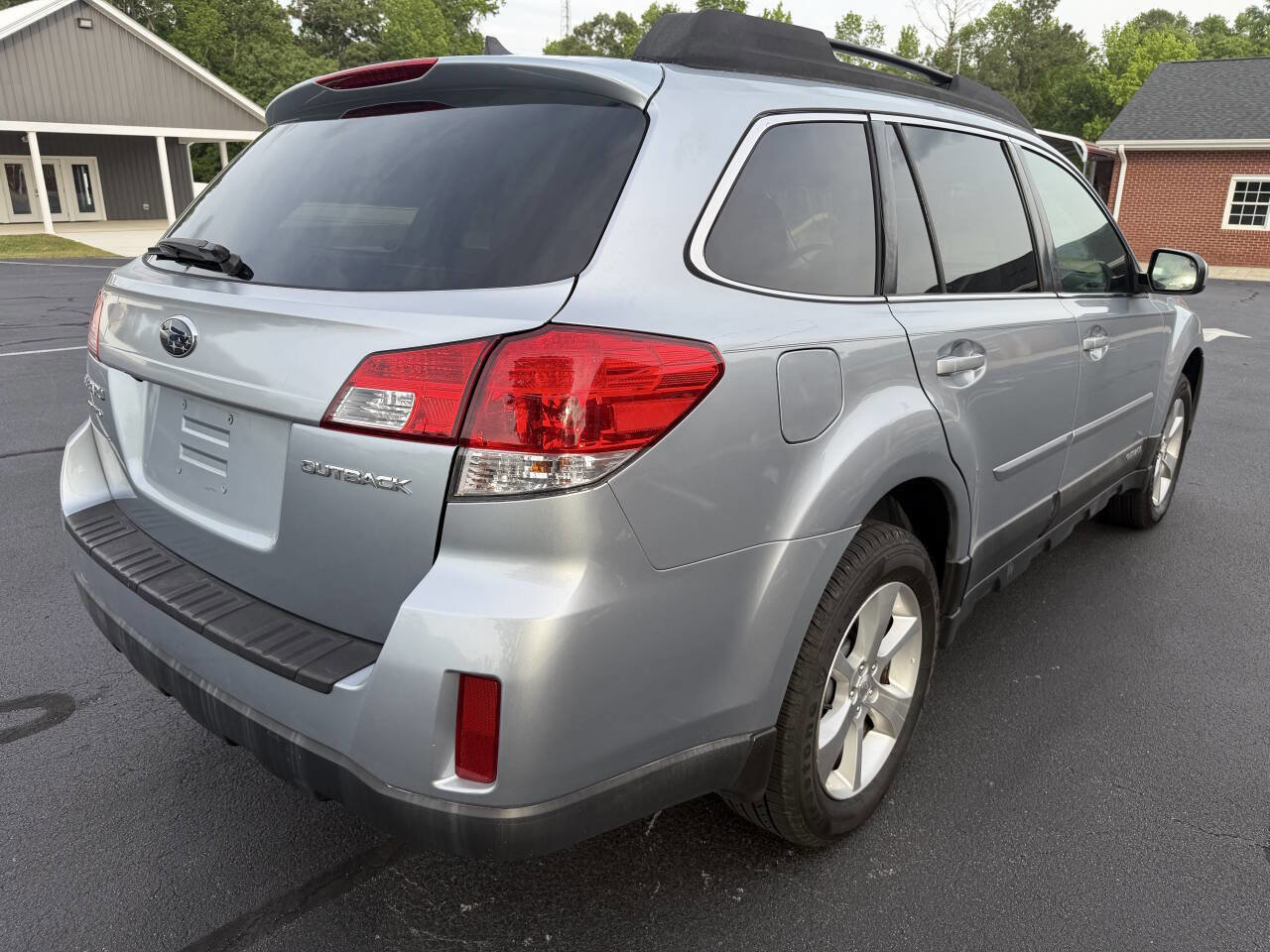 Used 2013 Subaru Outback 2.5i Limited AWD/4WD image 5