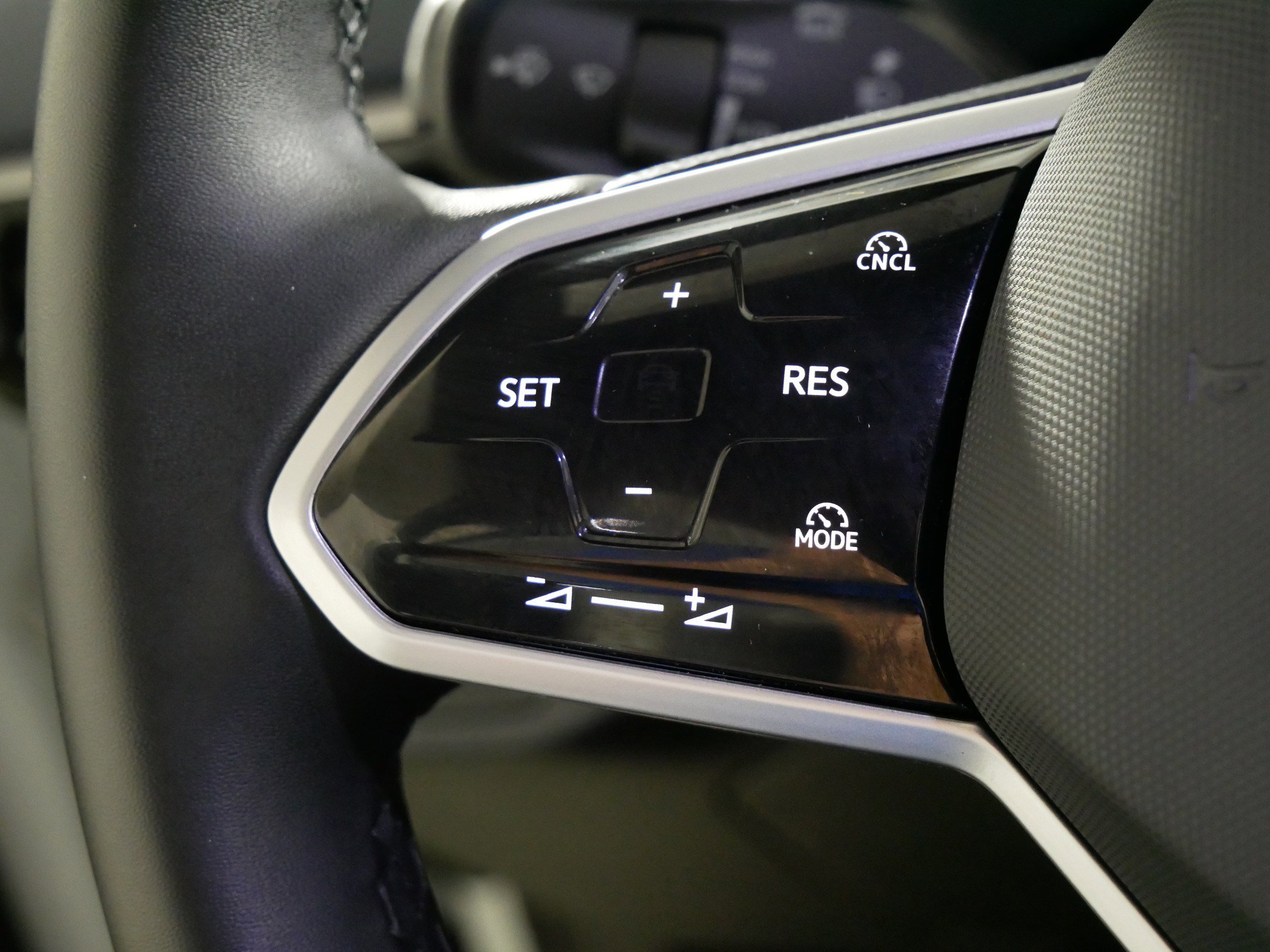 Certified 2025 Volkswagen ID.4 Pro S Plus image 27