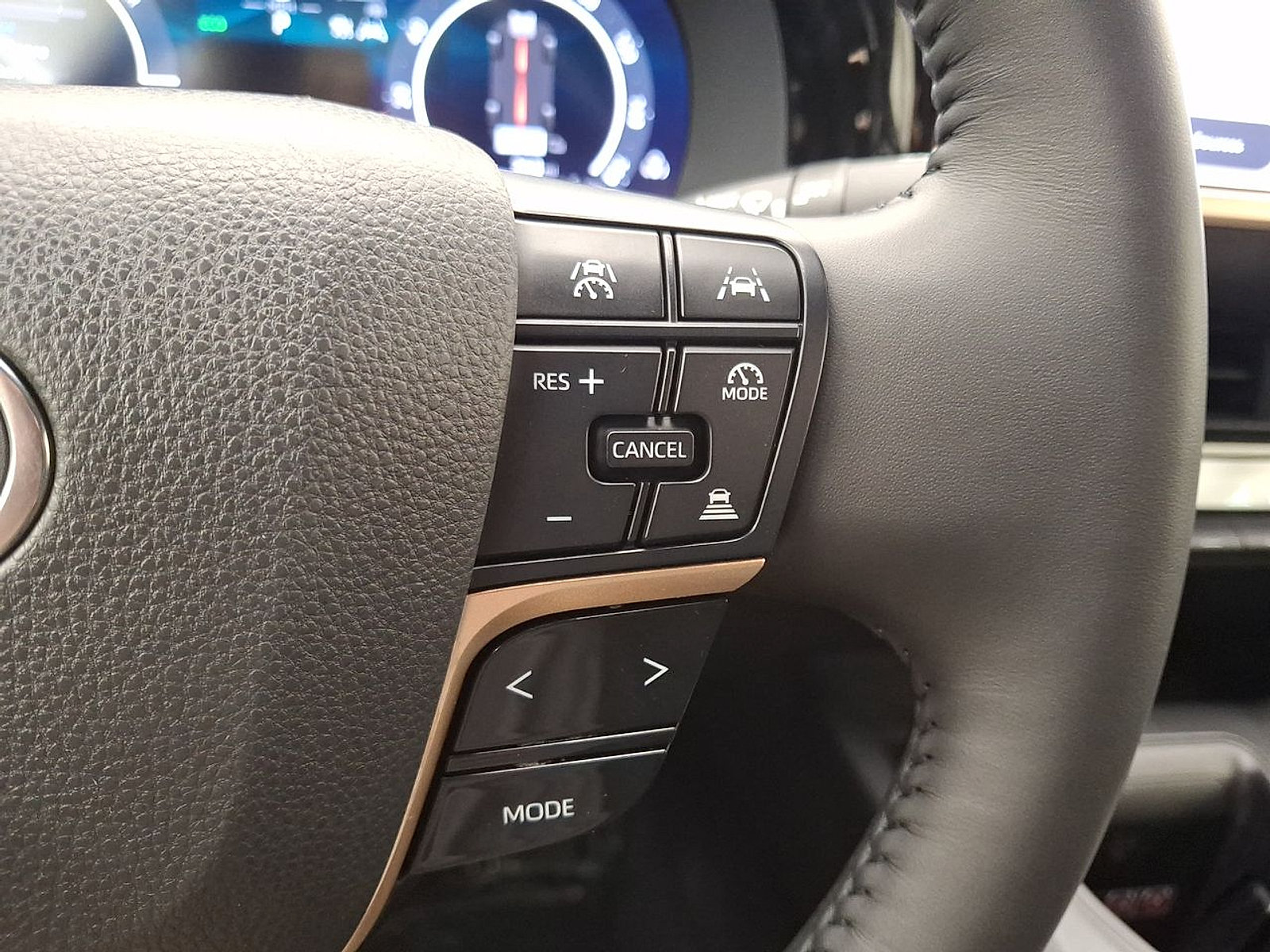 Certified 2023 Toyota Crown AWD/4WD image 22
