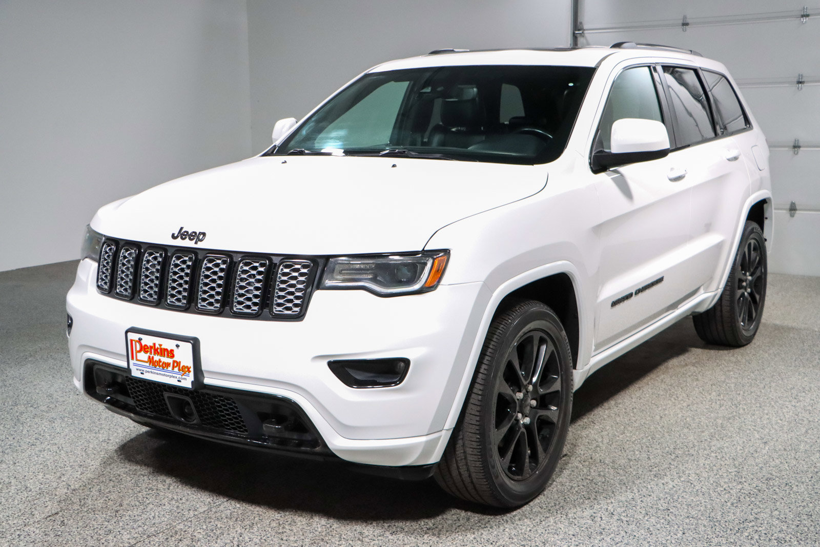 Used 2020 Jeep Grand Cherokee Altitude image 31