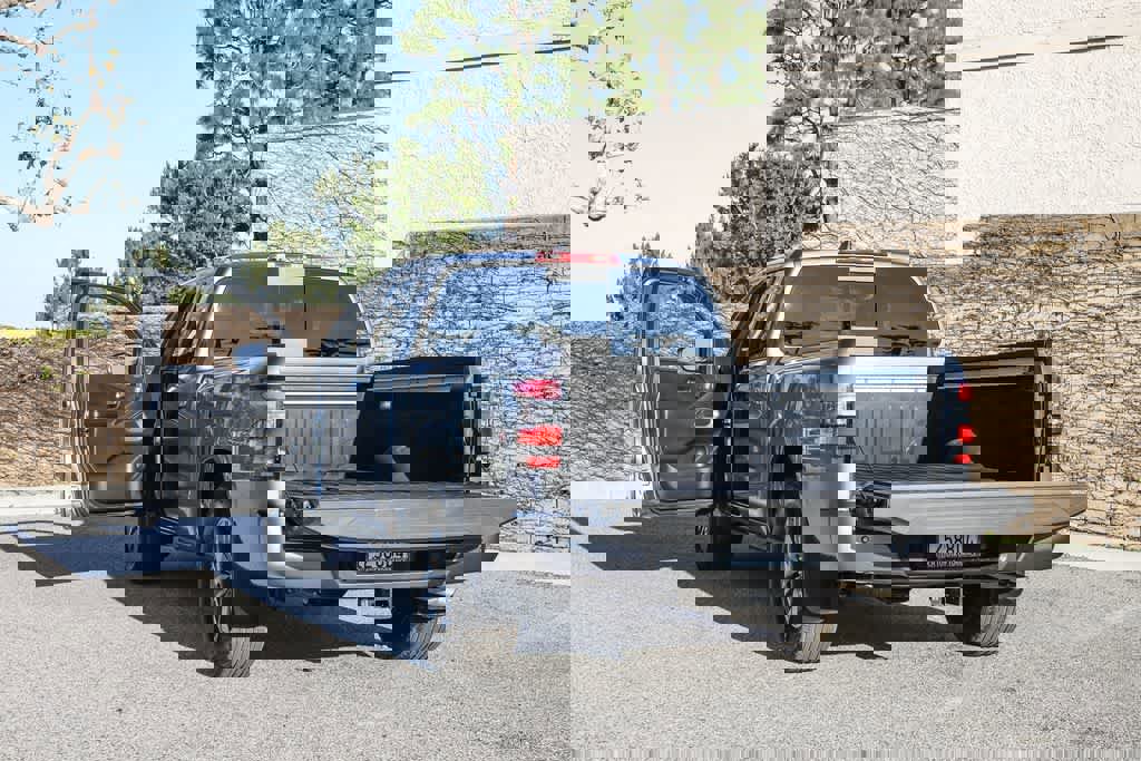 Used 2025 Nissan Frontier SV w/ SV Convenience Package image 26