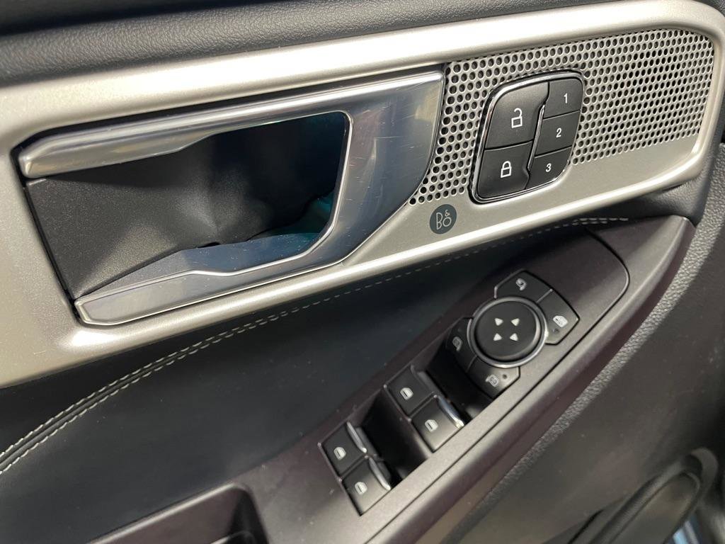Used 2020 Ford Explorer Limited AWD/4WD image 12