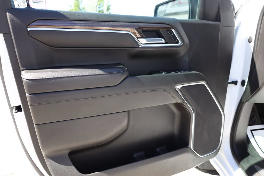 Used 2023 Chevrolet Silverado 1500 RST AWD/4WD image 10