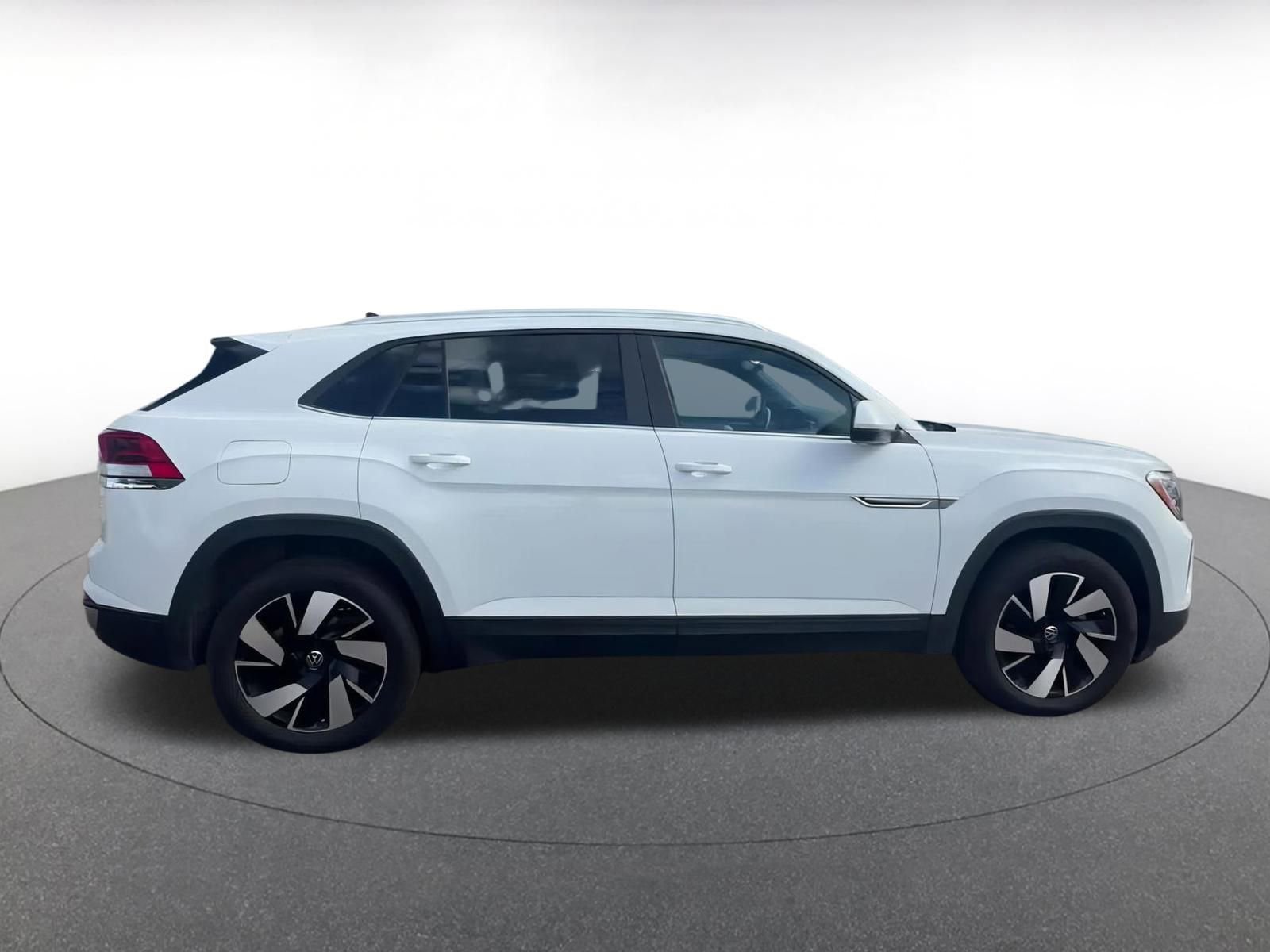 Used 2025 Volkswagen Atlas Cross Sport SE image 16