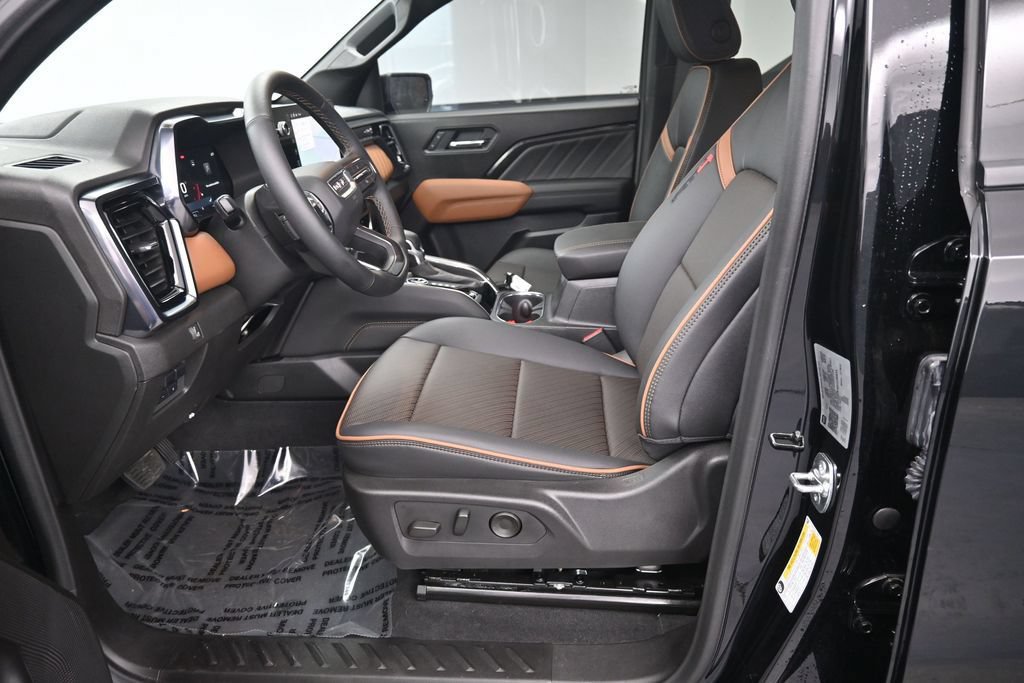 Used 2025 GMC Canyon AT4 w/ Nightfall Edition AWD/4WD image 27