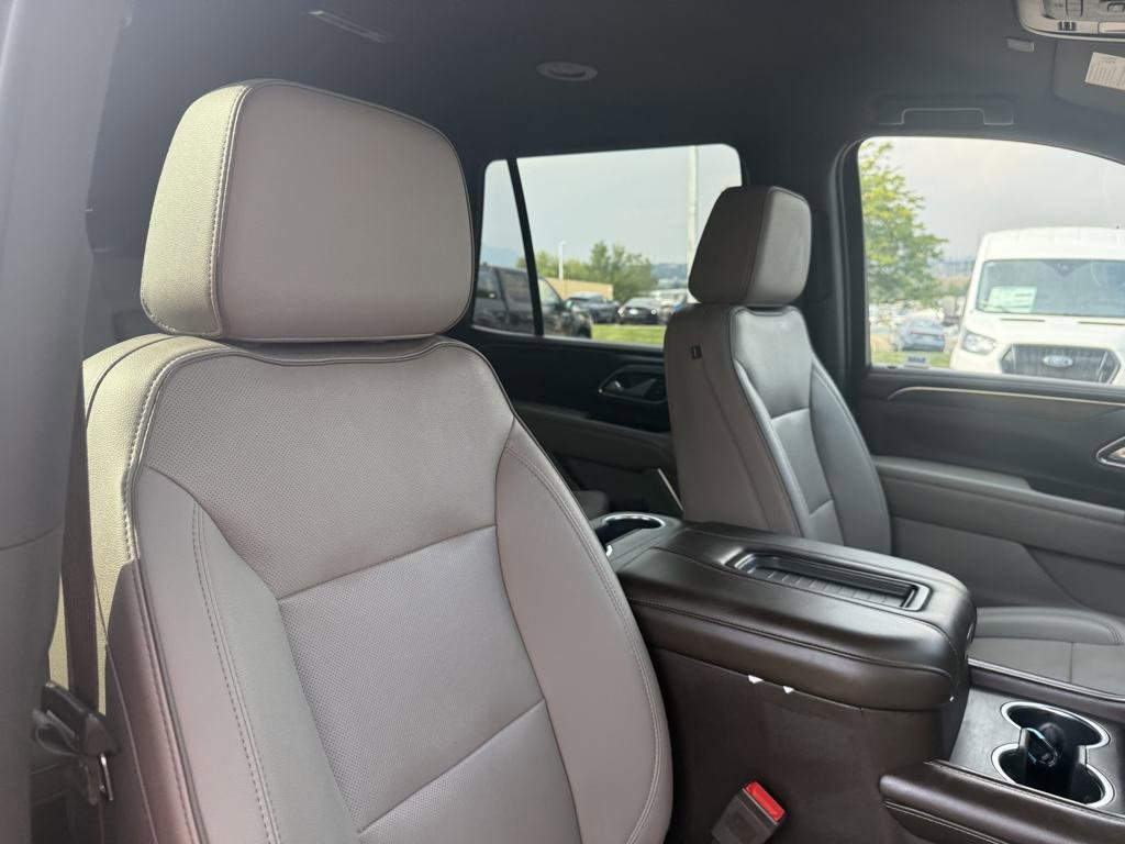 Used 2022 GMC Yukon SLT w/ SLT Luxury Package image 31