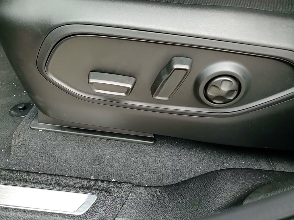 New 2025 Jeep Grand Cherokee L Overland w/ Trailer Tow Package image 26