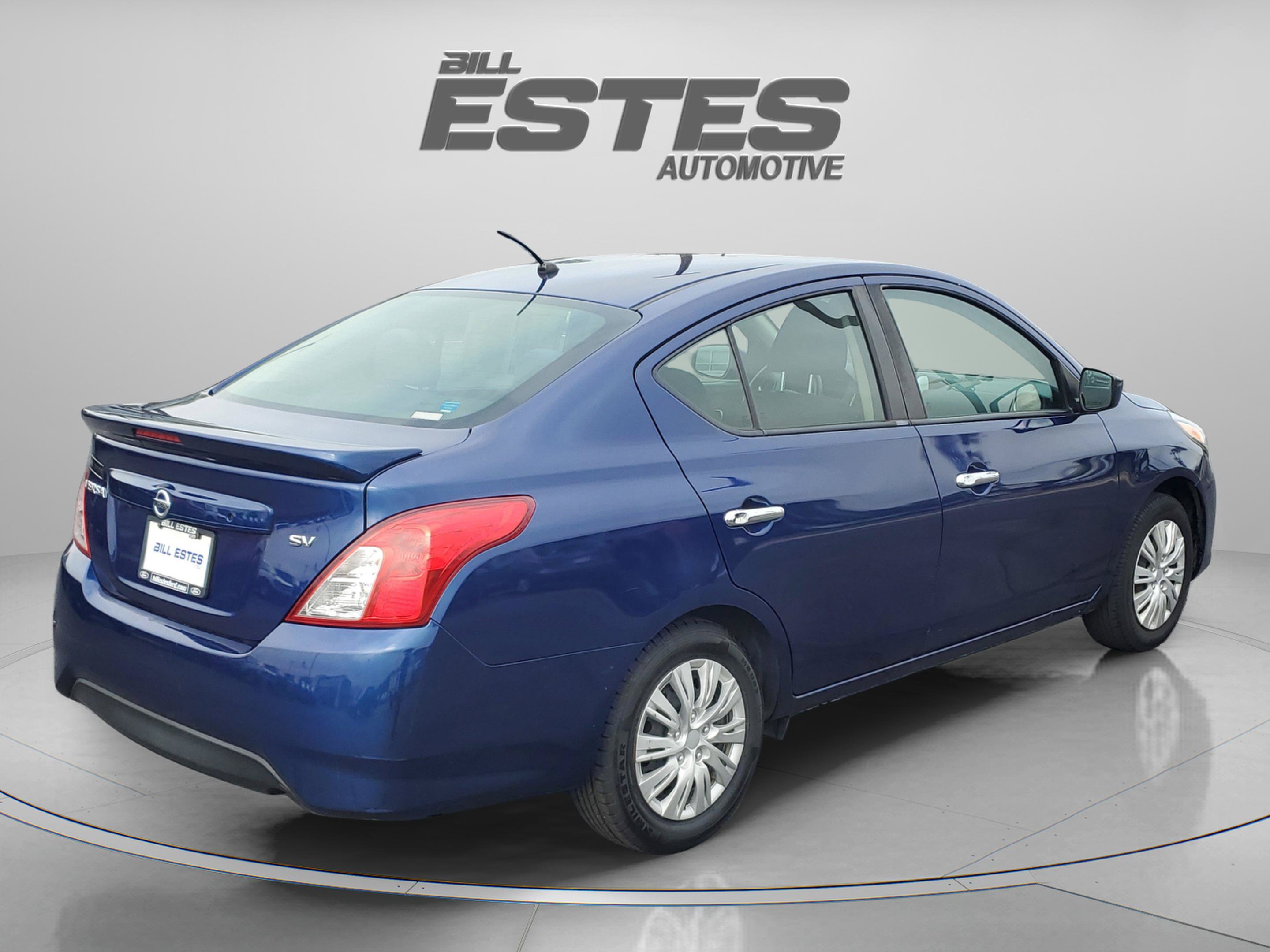 Used 2019 Nissan Versa SV FWD image 4