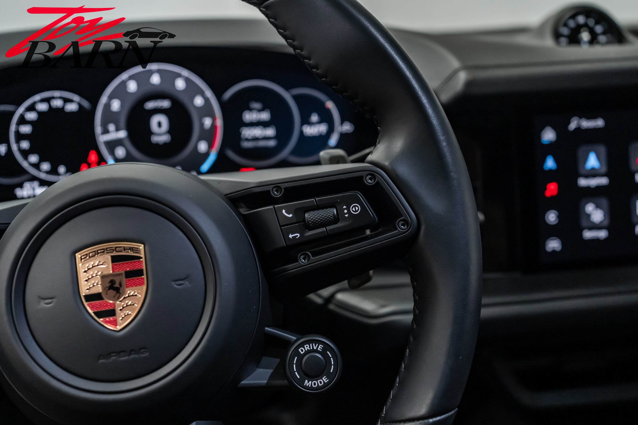 Used 2025 Porsche Cayenne GTS image 33