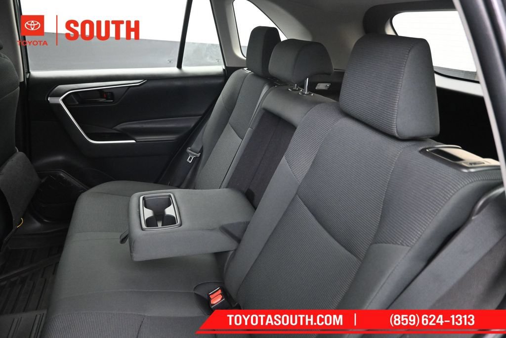 Used 2021 Toyota RAV4 LE AWD/4WD image 23
