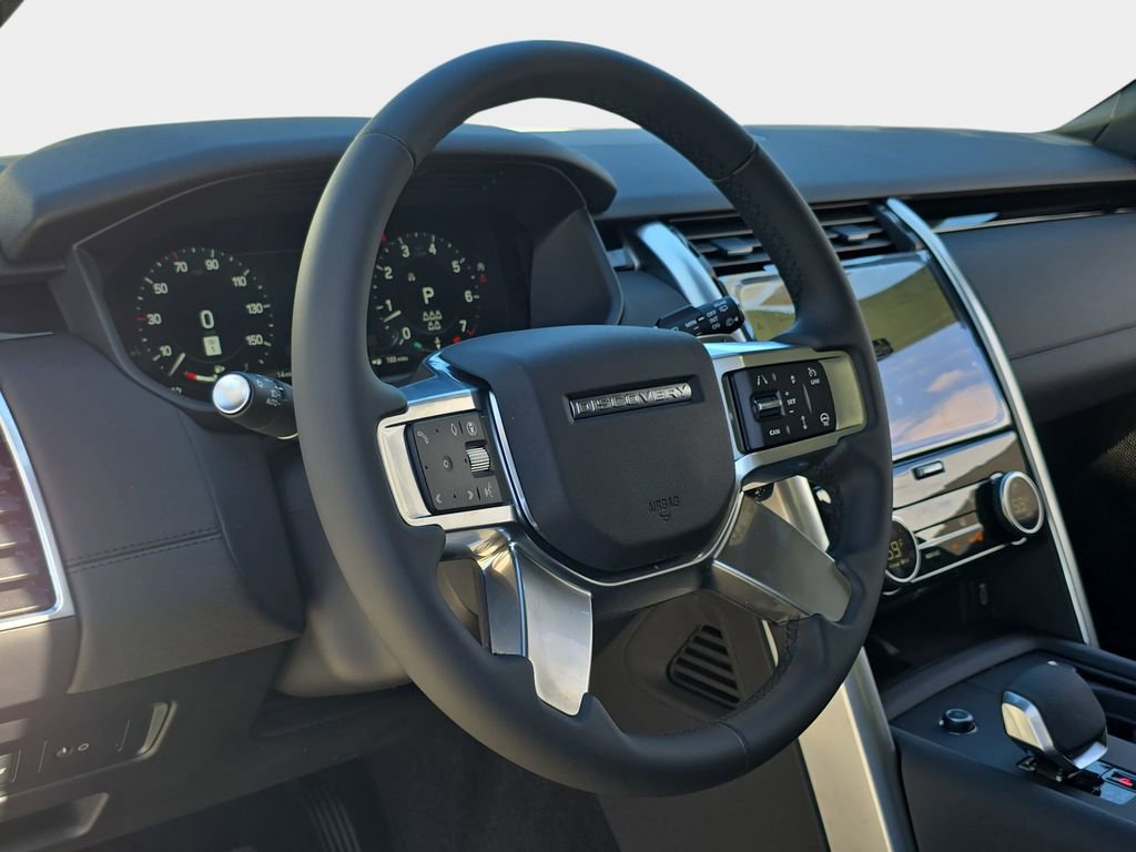 New 2026 Land Rover Discovery S AWD/4WD image 18