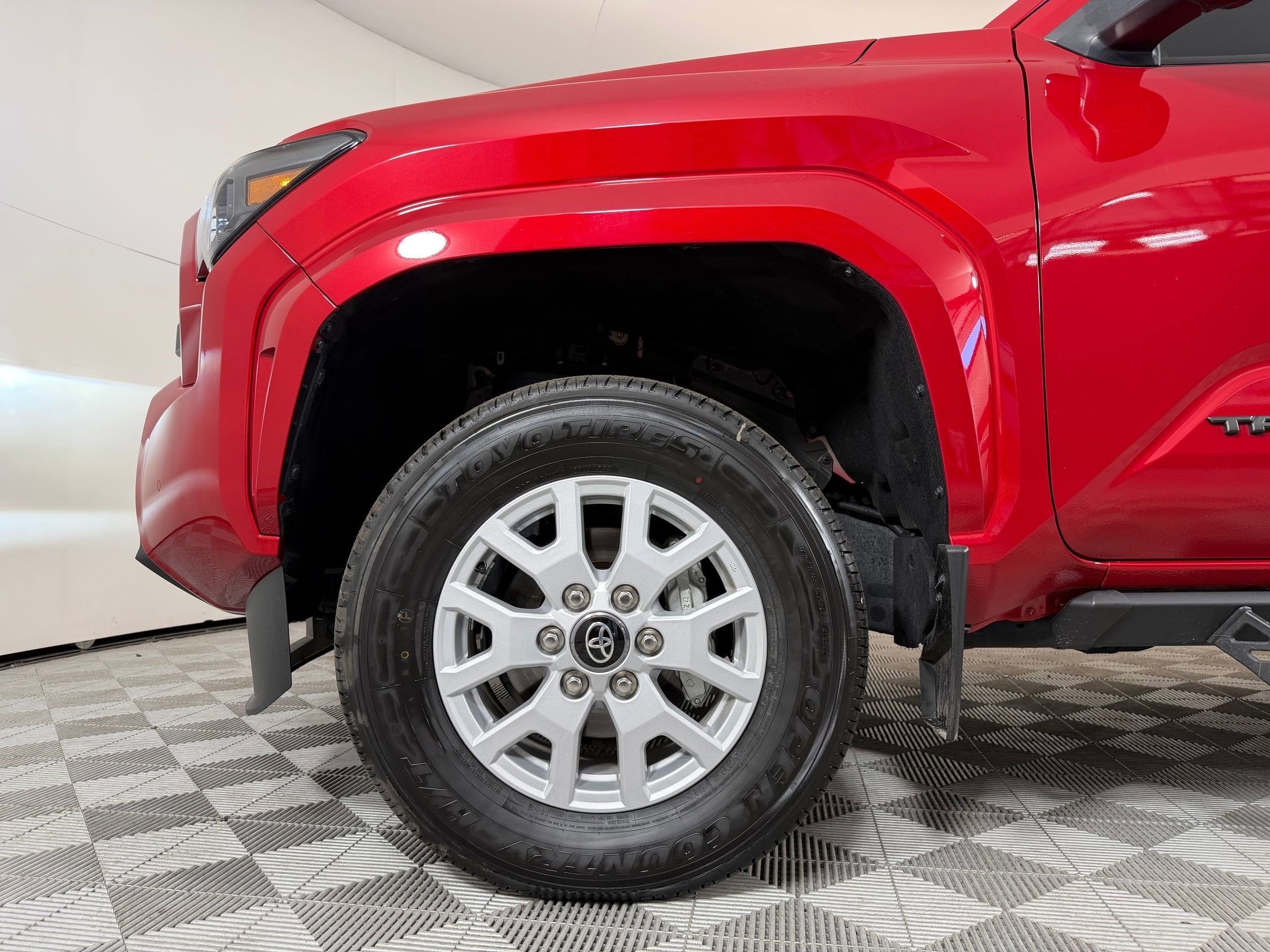 Used 2024 Toyota Tacoma SR5 AWD/4WD image 10