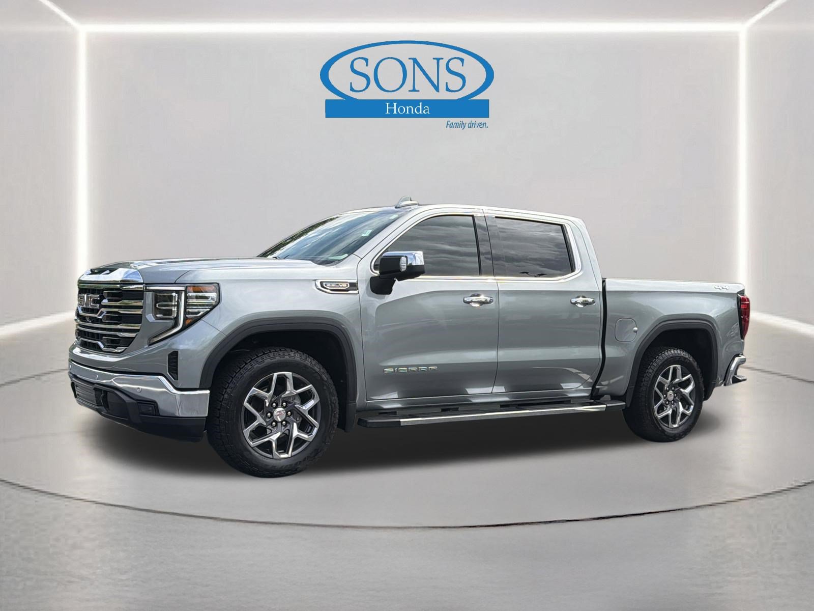 Used 2025 GMC Sierra 1500 SLT w/ SLT Premium Package AWD/4WD image 19