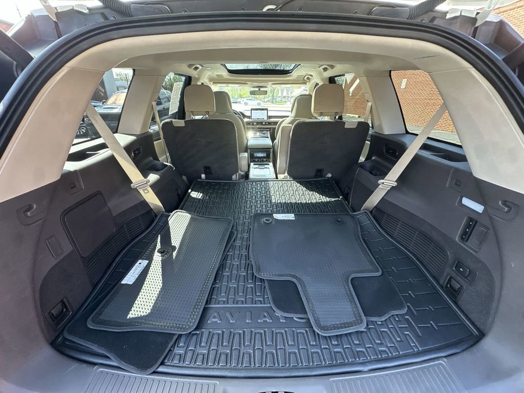 Used 2022 Lincoln Aviator Grand Touring w/ Equipment Group 301A AWD/4WD image 22