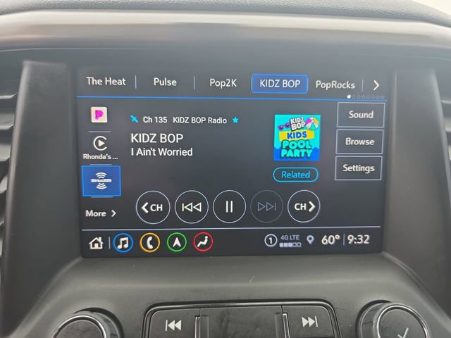 Used 2022 GMC Acadia AT4 w/ Technology Package image 19