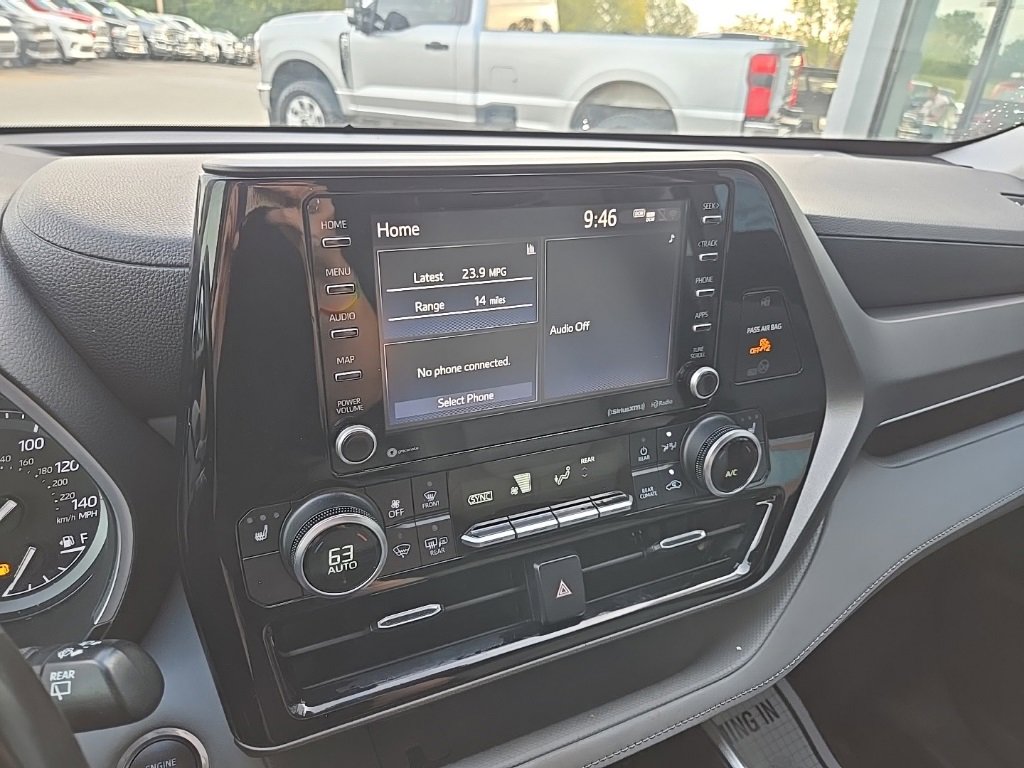 Used 2021 Toyota Highlander XLE image 49