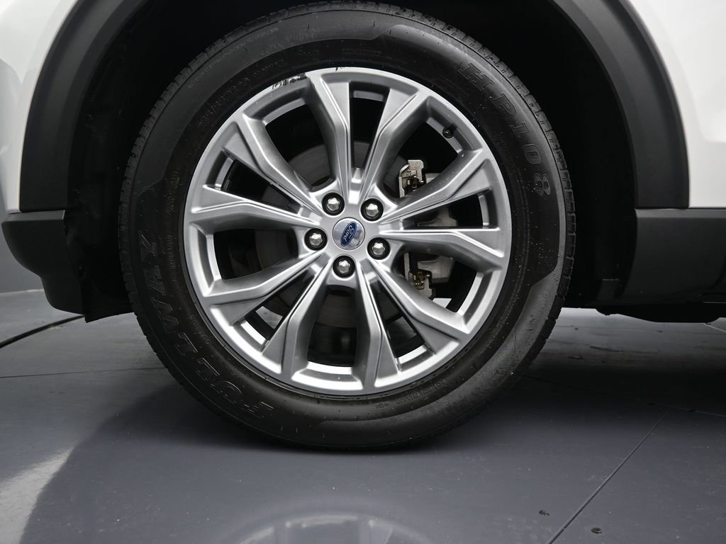 Used 2022 Ford Explorer XLT w/ Equipment Group 202A image 10