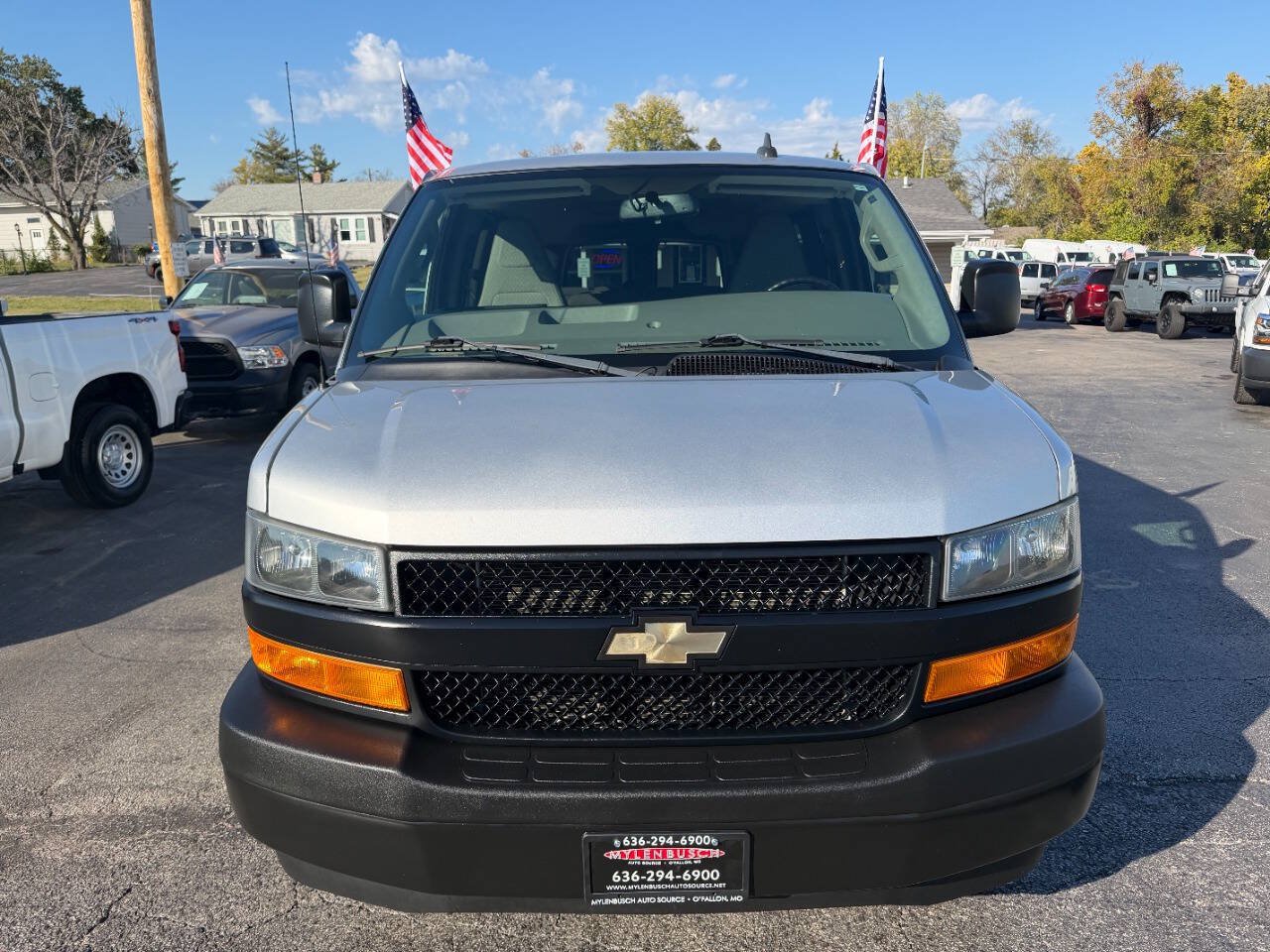 Used 2019 Chevrolet Express 3500 LS RWD image 3