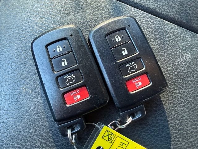 Used 2015 Toyota Highlander Limited AWD/4WD image 14