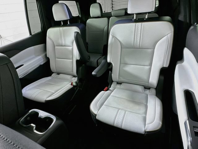 Used 2025 Chevrolet Traverse High Country w/ LPO, Floor Liner Package FWD image 11