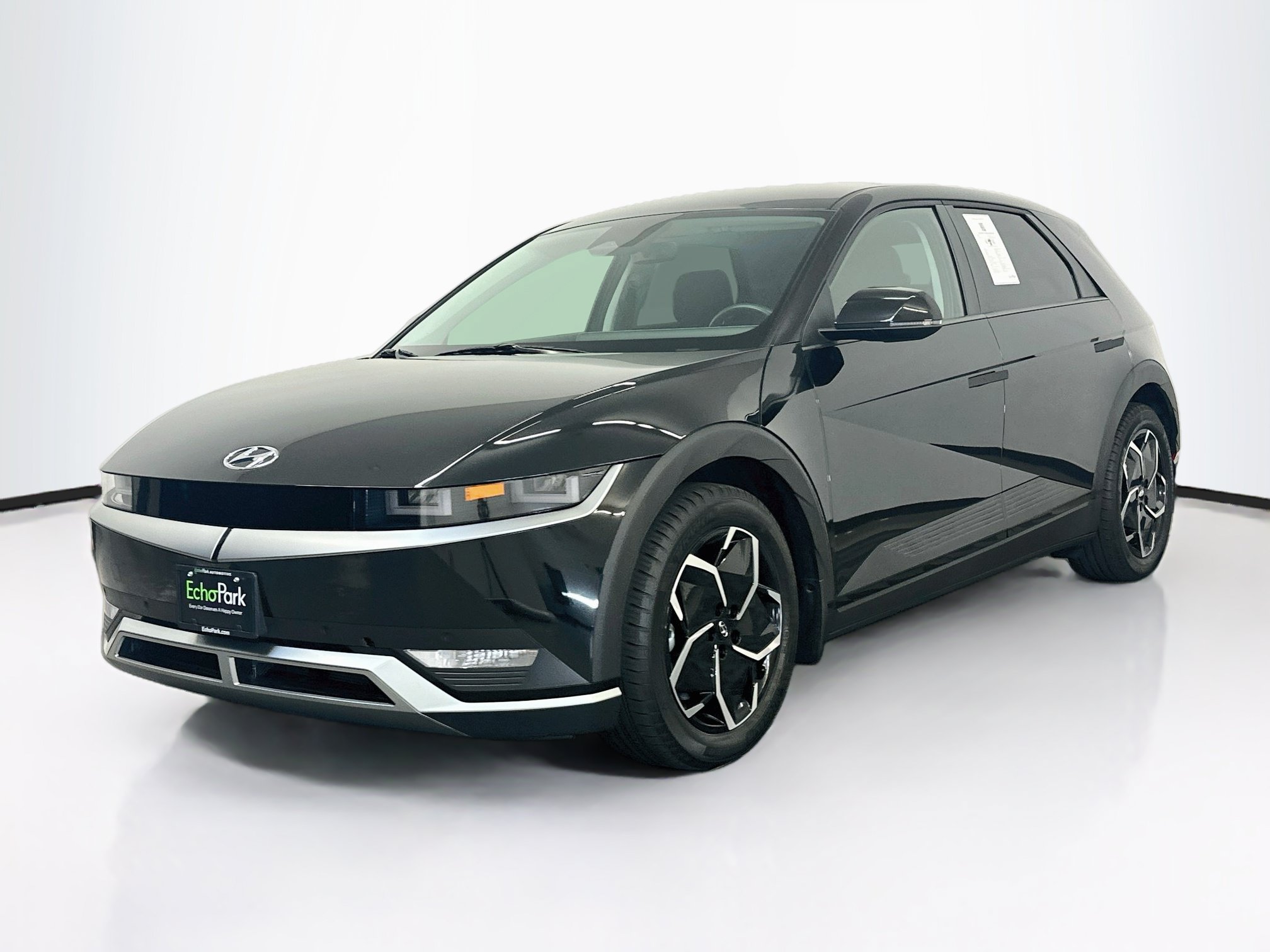 Used 2024 Hyundai Ioniq 5 SEL AWD/4WD image 3