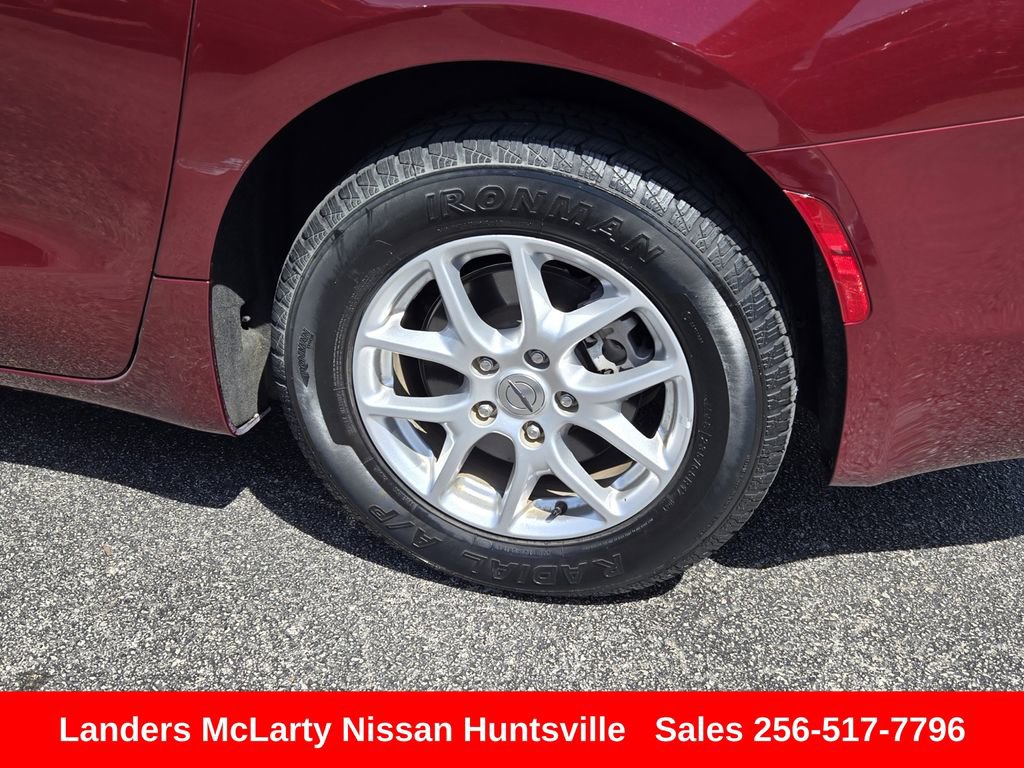 Used 2023 Chrysler Voyager LX FWD image 12