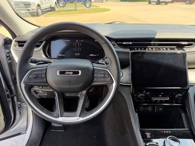 Used 2023 Jeep Grand Cherokee L Limited AWD/4WD image 14