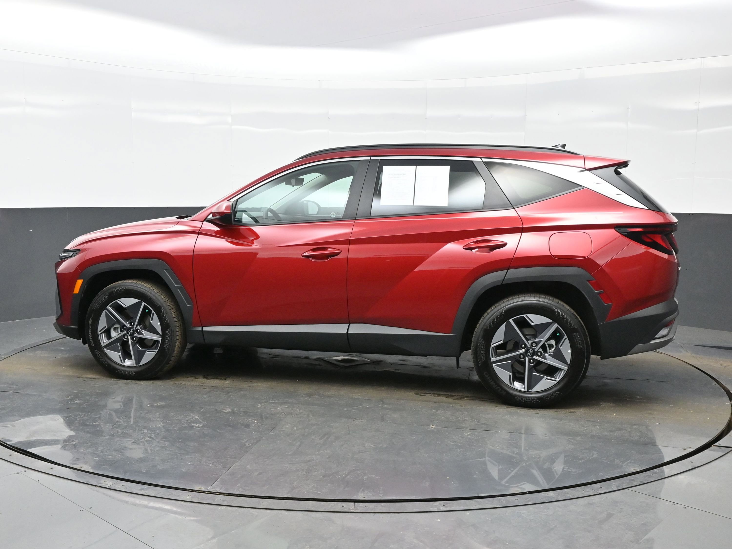 Certified 2025 Hyundai Tucson SEL image 3