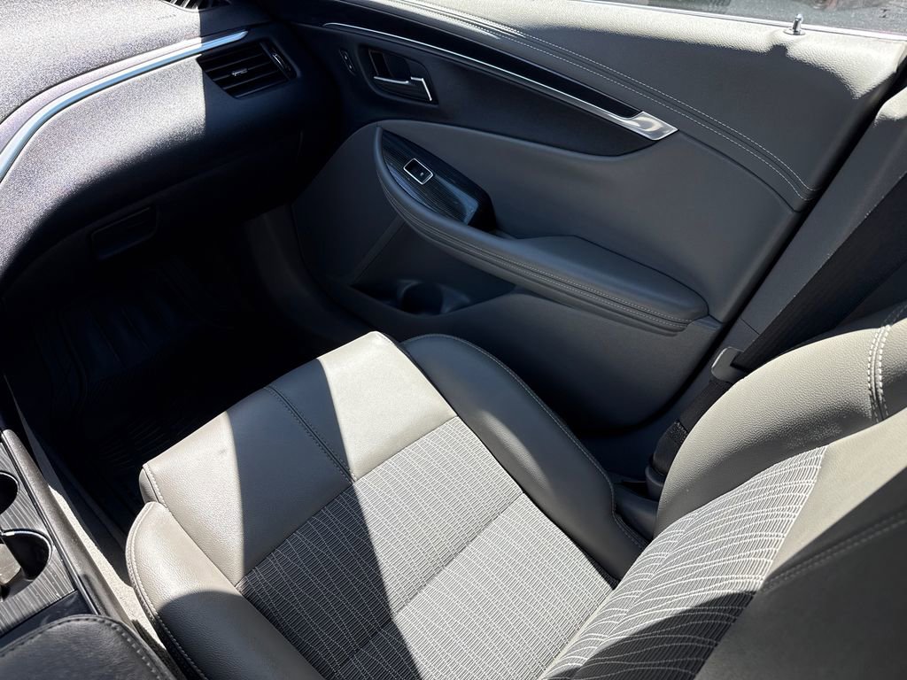 Used 2019 Chevrolet Impala LT image 15