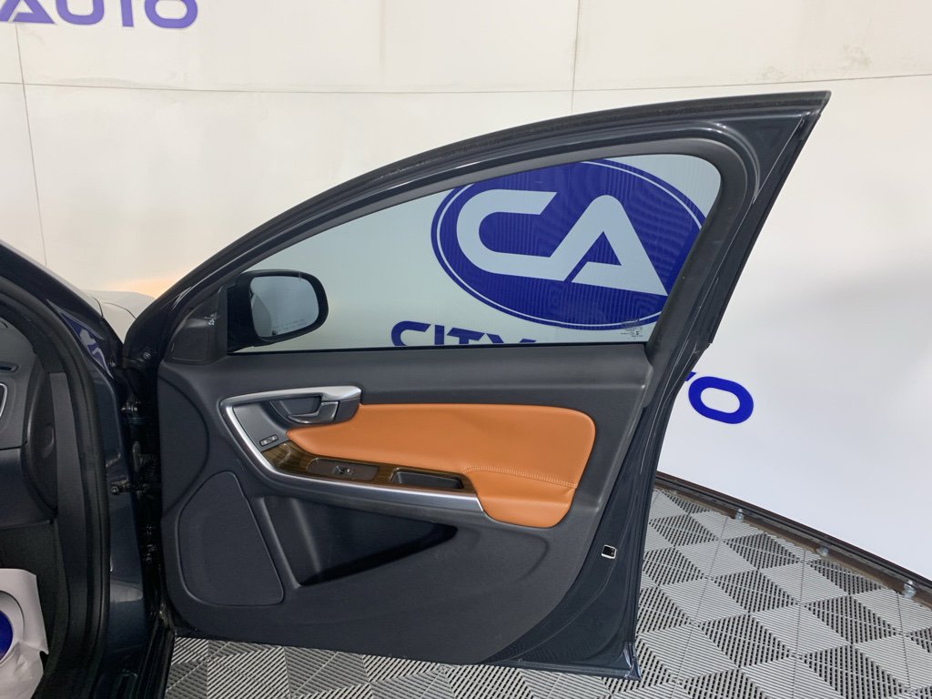 Used 2016 Volvo S60 T5 Premier w/ Convenience Package image 40