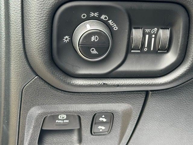 New 2026 RAM 1500 Laramie AWD/4WD image 14