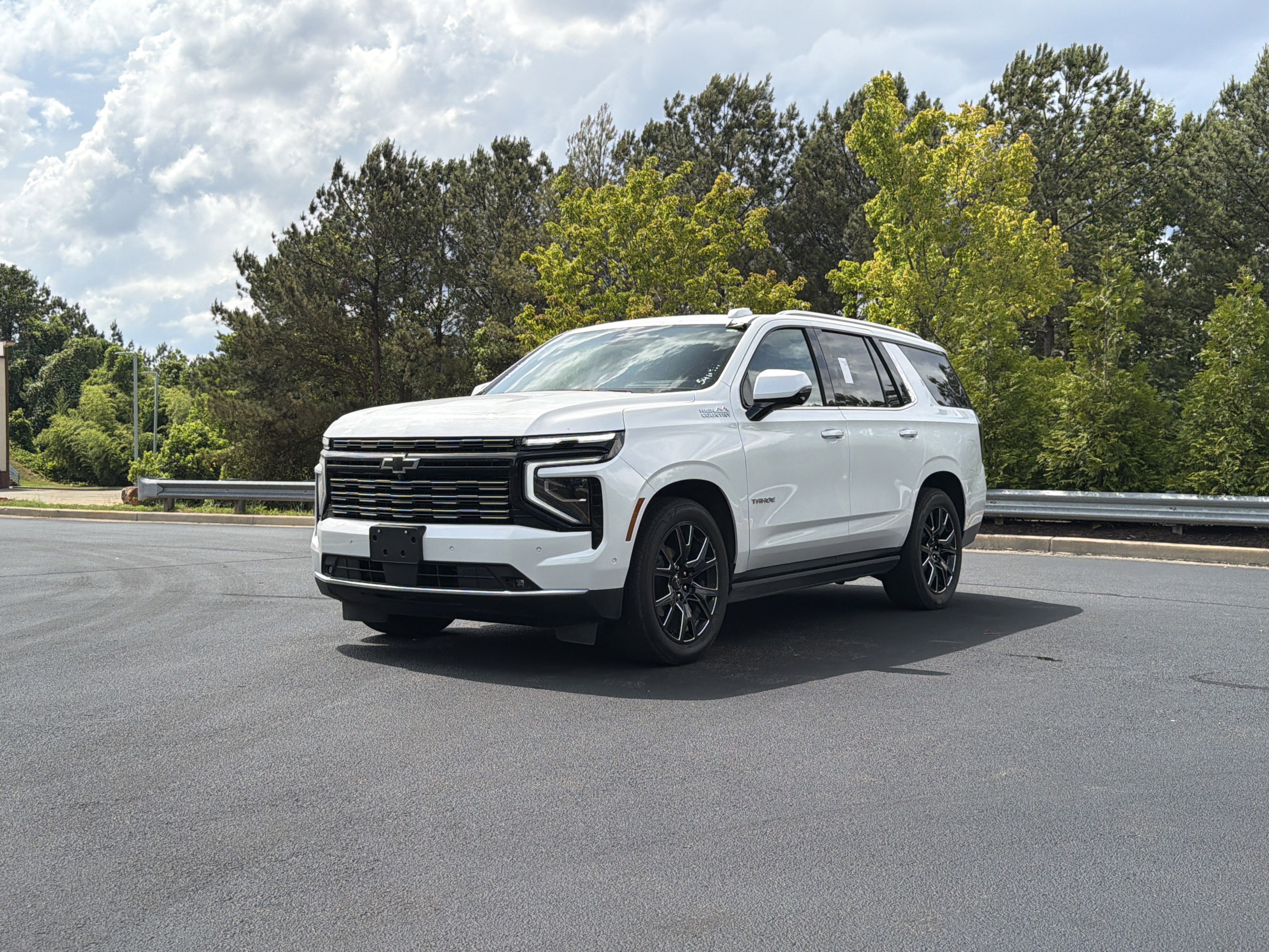 Used 2025 Chevrolet Tahoe High Country AWD/4WD image 12