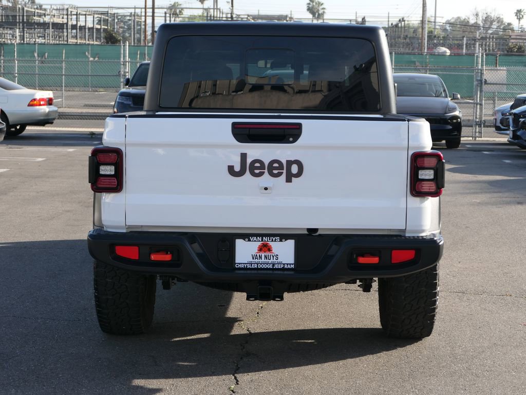 Used 2025 Jeep Gladiator Mojave w/ Convenience Group AWD/4WD image 6