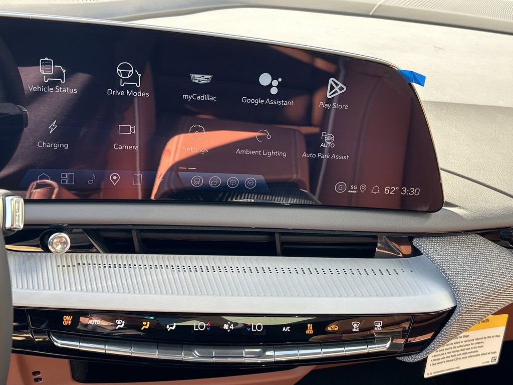 New 2026 Cadillac Optiq Luxury 2 image 21