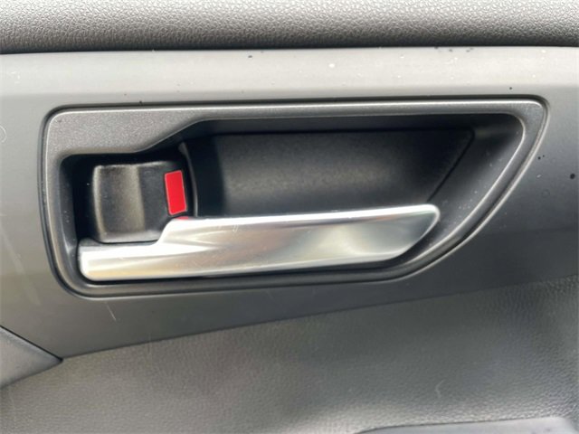 Used 2022 Toyota Highlander XLE image 19