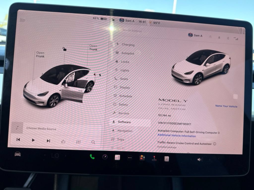 Used 2021 Tesla Model Y Long Range AWD/4WD image 22