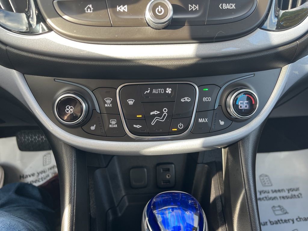 Used 2017 Chevrolet Volt LT w/ Comfort Package image 21