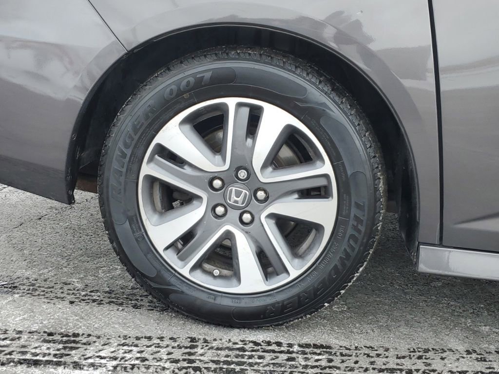 Used 2016 Honda Odyssey Touring Elite image 9