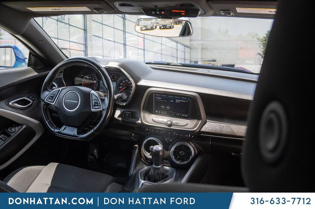Used 2019 Chevrolet Camaro LT RWD image 4