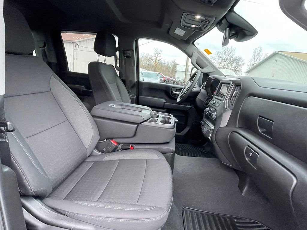 Used 2025 Chevrolet Silverado 2500 Custom w/ Custom Value Package image 26