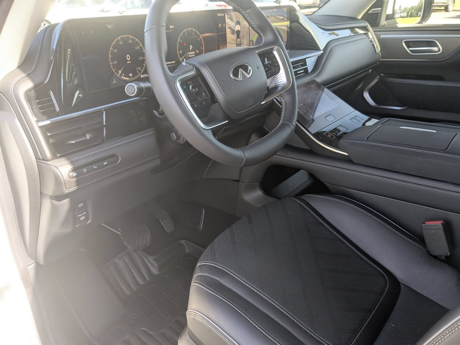 Used 2025 INFINITI QX80 Luxe AWD/4WD image 15